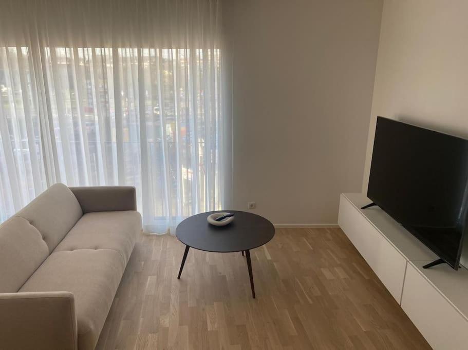 New Spacious Two Bedroom Center With Parking, Near Public Transport Lucembursko Exteriér fotografie